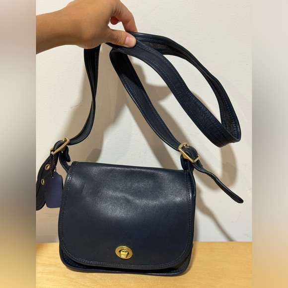 Vintage Classic Leather Navy Small Flap Bag Crossbody - Picture 7 of 13